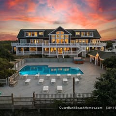 LuxStayUSA | Mark Twain Oceanfront - 4x4 OBX
