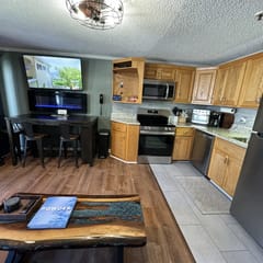 LuxStayUSA | ML 308 Ski In/Out| Ballhooter View| Free Parking