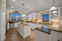 Angler’s Retreat — Oceanfront Estate with 7 King En-Suites - Image 4
