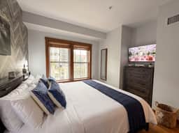 LuxStayUSA | Poolview  (AS 141) - Image 5