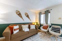 LuxStayUSA | ML 294 Ski In/Out| Slope View| Free Parking - Image 3