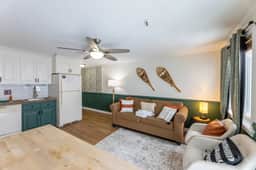 LuxStayUSA | ML 294 Ski In/Out| Slope View| Free Parking - Image 4