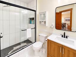 LuxStayUSA | Ballhooter Twin Gables (AS 228-230) - Image 5
