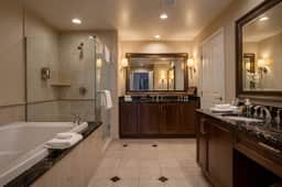 11th Flr MGM Signature 1Bed| Strip View| No Fee - Image 2