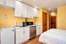 LuxStayUSA | HH314 Hot tub| Firepl| Ski in/out| Village - Image 4