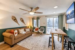 LuxStayUSA | ML 294 Ski In/Out| Slope View| Free Parking - Image 2