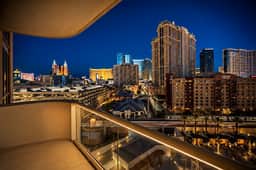 7th Flr MGM Signature 1Bed| Strip View| - Image 3