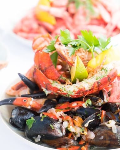 Basnight's Lone Cedar fresh seafood