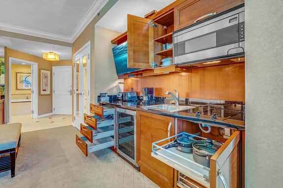 7th Flr MGM Signature Studio+1Bed| Strip View| No Fee - Image 3
