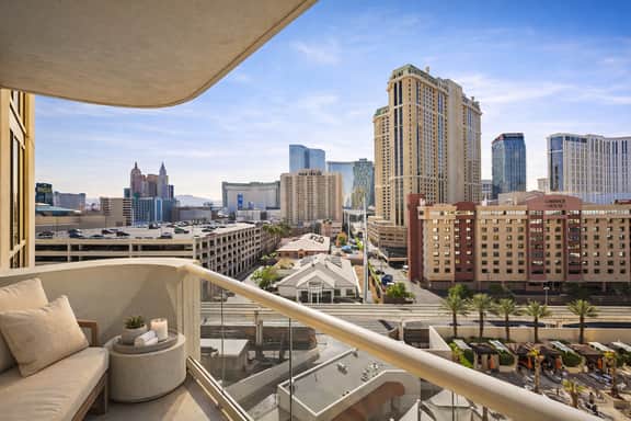 7th Flr MGM Signature Studio+1Bed| Strip View| No Fee - Image 5