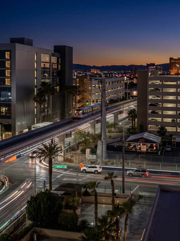 8th Flr MGM Signature 1Bed| Strip View| No Fee - Image 4