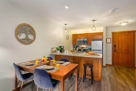 LuxStayUSA | Poolview Panorama {AS 239- 241} - Image 5