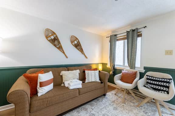 LuxStayUSA | ML 294 Ski In/Out| Slope View| Free Parking - Image 3