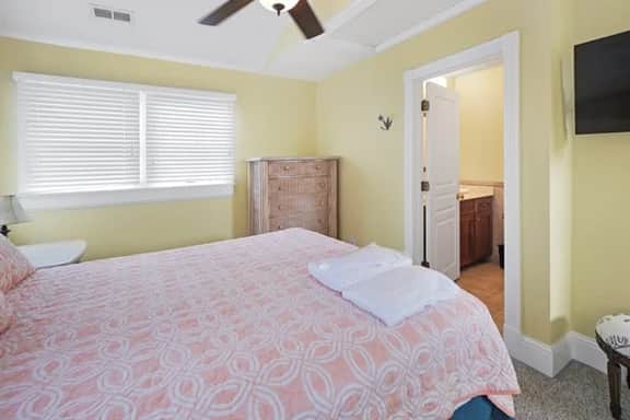 LuxStayUSA | Fitzgerald & Hemingway Oceanfront - 4x4 OBX - Image 3