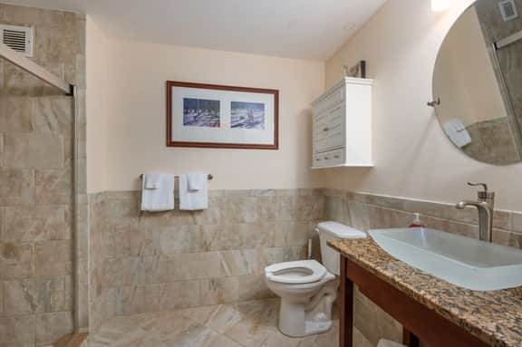 LuxStayUSA | Brigham Studio (AS 222) - Image 5