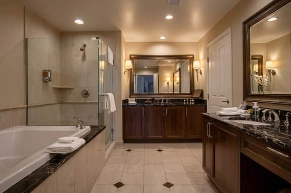 11th Flr MGM Signature 1Bed| Strip View| No Fee - Image 2