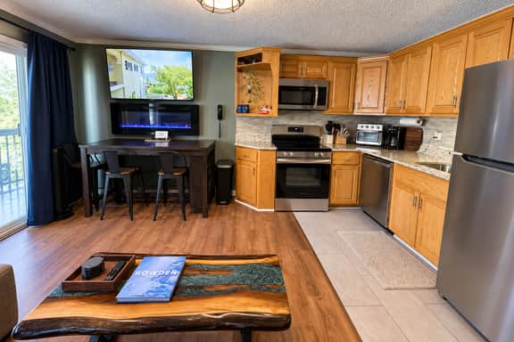 LuxStayUSA | ML 308 Ski In/Out| Ballhooter View| Free Parking - Image 3