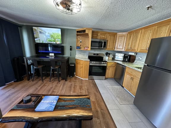 LuxStayUSA | ML 308 Ski In/Out| Ballhooter View| Free Parking - Image 1