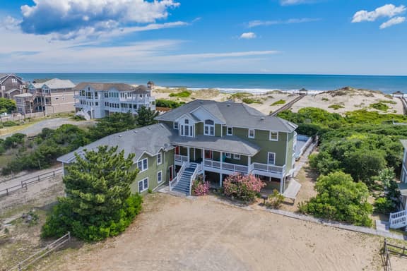 LuxStayUSA | Mark Twain and Fitzgerald – 4x4 OBX - Image 1