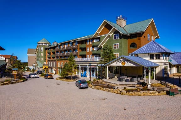 LuxStayUSA | HH207 Hot tub| Firepl| Ski in/out| Village - Image 1
