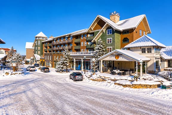LuxStayUSA | HH207 Hot tub| Firepl| Ski in/out| Village - Image 1