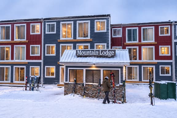 LuxStayUSA | ML 308 Ski In/Out| Ballhooter View| Free Parking - Image 1