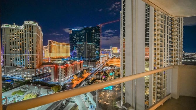MGM Signature Unit 701: Strip Views, Private Balcony, No Resort Fees