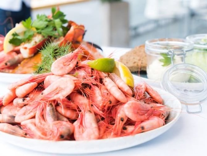 Sugar Creek Seafood soundfront