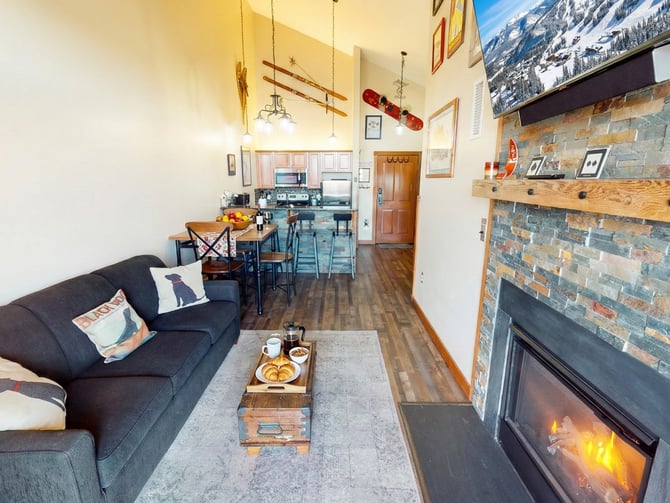 Snowshoe Mountain ski condos