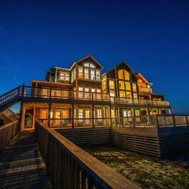LuxStayUSA | Hemingway Oceanfront – 4x4 OBX