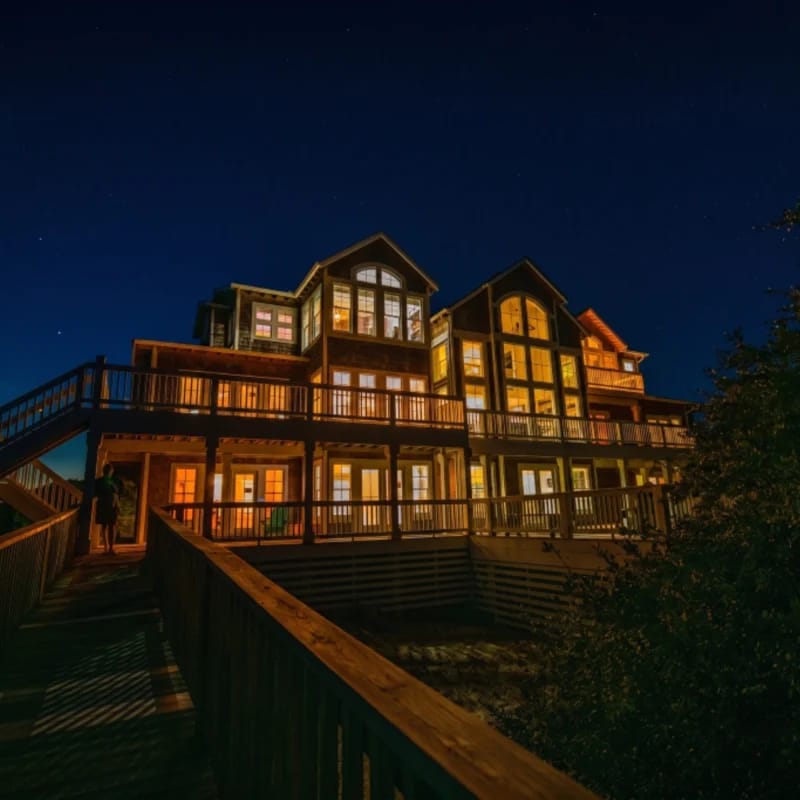 LuxStayUSA | Hemingway Oceanfront – 4x4 OBX