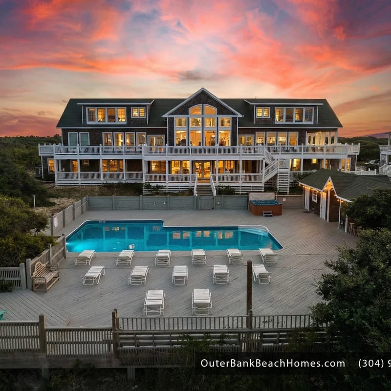 LuxStayUSA | Mark Twain Oceanfront - 4x4 OBX